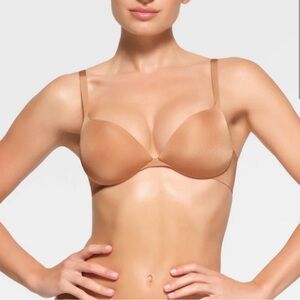 SKIMS Ultimate Push Up Plunge Bra